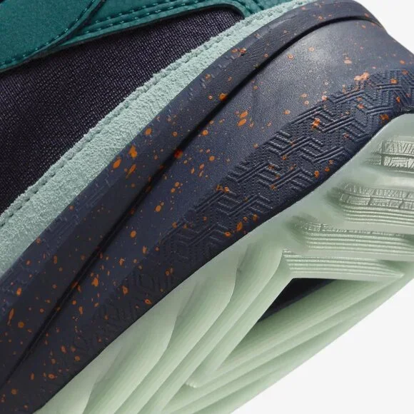 NWT Nike Zoom Freak 5 Basketball Shoes - Picture 8 of 9